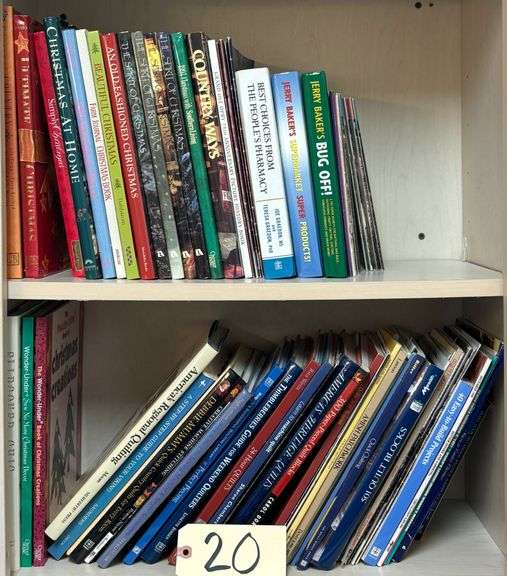 SHELF LOT OF ASSORTED BOOKS: SOME QUILTING, SOME PROJECT BOOKS AND OTHERS image