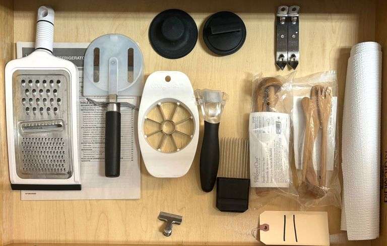 PAMPERED CHEF: 2 BAMBOO SERVING SETS, PIZZA CUTTER, HOLD N SLICE, KERNEL CUTTER - OTHERS: APPLE SLICER, BOTTLE OPENERS, MANDOLIN, SHELF LINER image