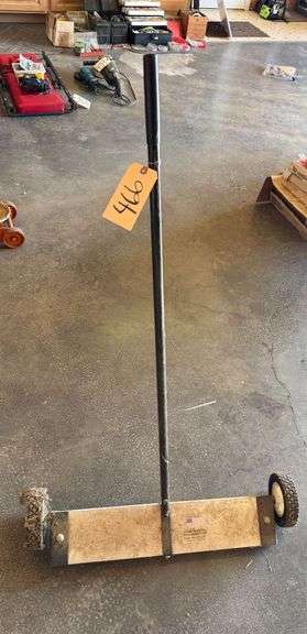 ROLLING MAGNET FOR PICKING UP NAILS image