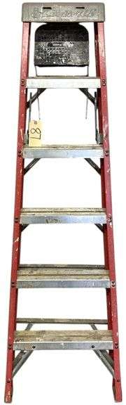 LOUISVILLE FIBERGLASS 6 FT LADDER image