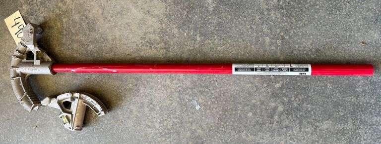 PIPE BENDER WITH TWO HEADS image