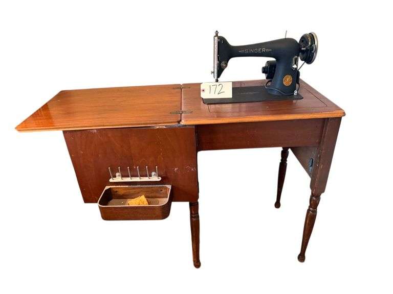 VINTAGE SINGER SEWING MACHINE IN NICE WOODEN SEWING CABINET W/ PEDAL image