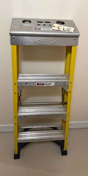 WERNER LADDER 4 FOOT FIBERGLASS LADDER WITH ALUMINUM STEPS image