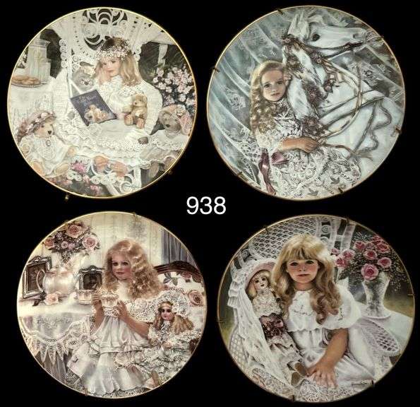 4 VINTAGE KNOWLES HEIRLOOMS AND LACE COLLECTION PLATES image