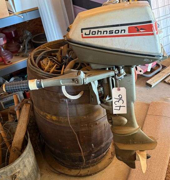 VINTAGE JOHNSON BOAT MOTOR - 6 HP image