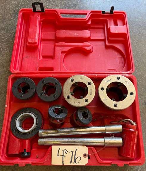 MANUAL RATCHETING PIPE THREADER SET image