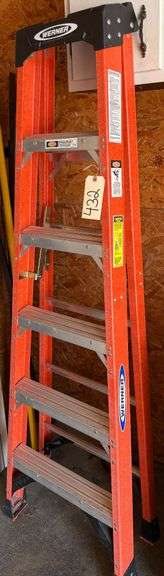 WERNER FIBERGLASS 6 FOOT LADDER image