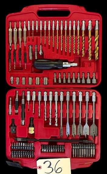 ASSORTED DRILL BITS AND SCREWDRIVER BITS IN CASE image