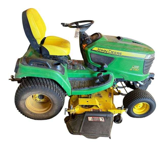 JOHN DEERE LAWN TRACTOR MODEL X730 - JUST OVER 460 HOURS image