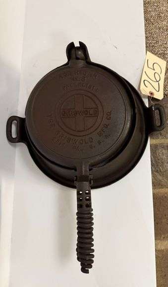 ANTIQUE CAST IRON GRISWOLD WAFFLE IRON AMERICAN NO. 8 PATTERN EERIE, PA image