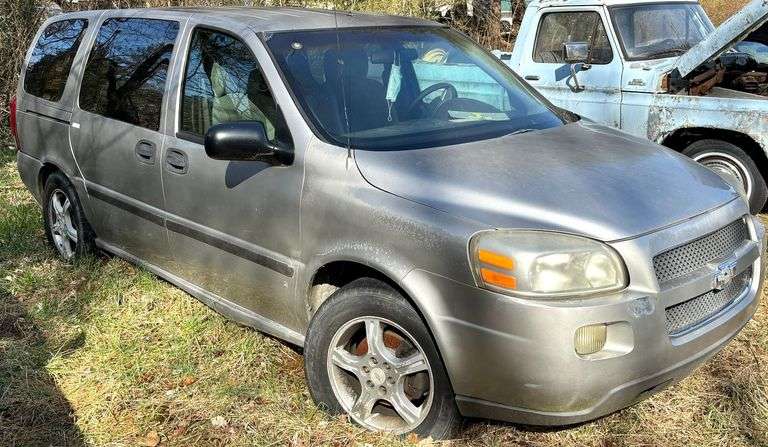2007 SILVER CHEVROLET UPLANDER LT - HAS KEY - HAS TENNESSEE TITLE. VIN: 1GNDV23197D182925