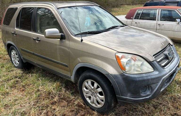 HONDA CR-V 4WD - HAS KEY - HAS WEST VIRGINIA TITLE. VIN: JHLRD78876C042898 - TIRES APPEAR TO BE INFLATED