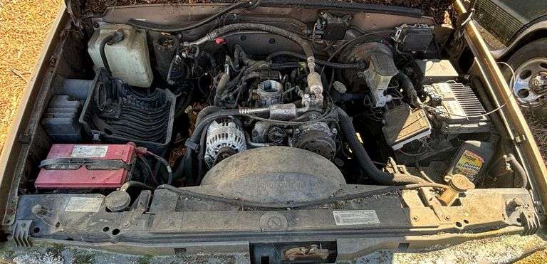 1997 CHEVROLET 2500 CHEYENNE - HAS TENNESSEE TITLE. VIN: 1GCGC24R6VZ232521 - 201,100 MILES - DIAMOND PLATE TOOL BOX