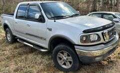 SILVER 2003 4WD FX4 OFF ROAD FORD F150 XLT SUPER CREW CAB SHORT BED TRUCK W/ TRITON V8 ENGINE - VIN: 1FTRW08L33KD77760 - HAS TENNESSEE  TITLE