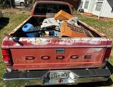 1992 DODGE DAKOTA - VIN: 1B7GL23Y7NS694961 - HAS KEY - V8 5.2L - ODOMETER READS 158,574. HAS TENNESSEE TITLE.
