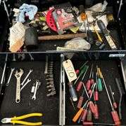 U.S. GENERAL 3-DRAWER TOOL BOX ON ROLLERS W/ CONTENTS TO INCLUDE AIR INLINE SANDER, SCREWDRIVERS, WRENCH, BLACK & DECKER DRILL BITS, OTHER TOOLS, ETC.