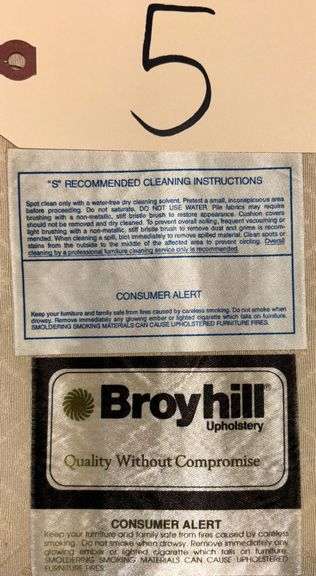 BROYHILL UPHOLSTERED ARMCHAIR