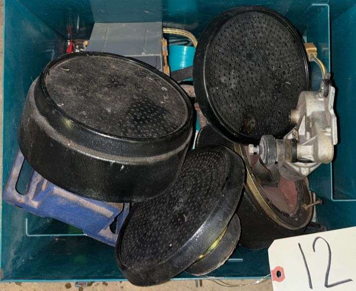 MAKITA POWER TOOLS METAL CARRYING CASE CONTAINING VINTAGE SPEAKERS/AUDIO COMPONENTS