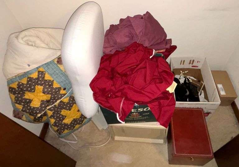 CLOSET LOT TO INCLUDE USED CAROUSEL TRANSVUE 140 (IMAGES FROM WORLD'S FAIR, CANADA, WASHINGTON STATE, ETC.), PLASTIC DRAWER, FILM STORAGE CONTAINERS, WHITE LINEN GLOVES, EXTENSION CORDS, SHEETS, COMFORTER, ETC.