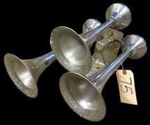 WOLO CHROME TRAIN HORN SET - TRIPLE TRUMPET AIR HORN SYSTEM WITH MOUNTING BRACKET AND VALVE ASSEMBLY