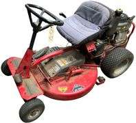 SNAPPER 33" HI VAC LAWNMOWER W/ BRIGGS & STRATTON 17.5HP I/C ENGINE