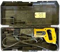 DEWALT DW304P V.S. TYPE 1 RECIPROCATING SAW WITH 1 1/8" STROKE, 120V AC 50/60 HZ 10A, 0-2800/MIN SPM IN ORIGINAL CARRYING CASE