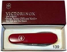 5 POCKETKNIVES TO INCLUDE KLEIN TOOLS SINGLE-BLADE, OTHER STAINLESS SINGLE-BLADE, 2-BLADE ADVERTISING KNIFE, VICTORINOX SWISS ARMY KNIFE, OTHER SWISS ARMY/UTILITY TYPE KNIFE; BOTTLE OPENER/NAIL FILE