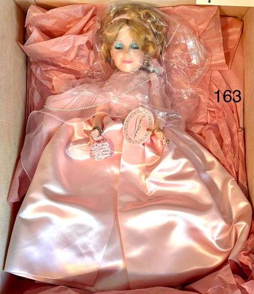 VINTAGE MADAME ALEXANDER #2290 DOLL image