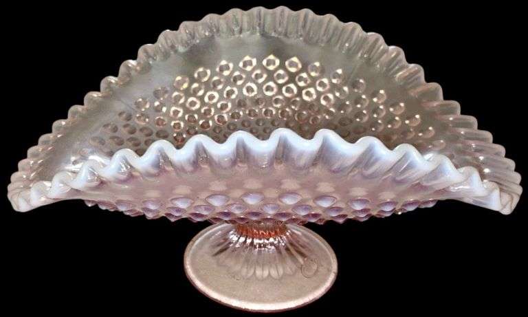 FENTON PINK HOBNAIL FOOTED BANANA STAND image