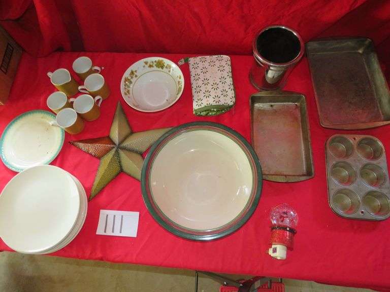 Baking Pans and More Lot