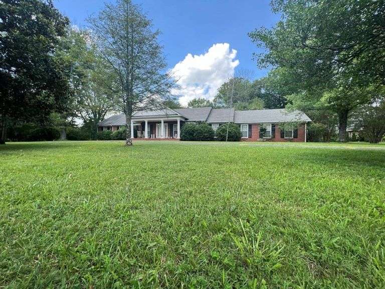 REAL ESTATE: 2965 N. Thompson Ln, Murfreesboro, TN image