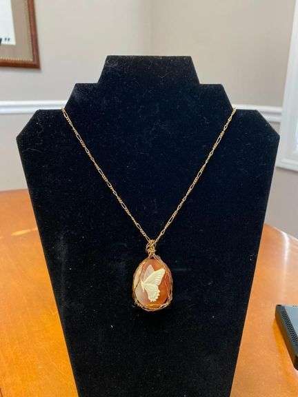 11.5in Beautiful Butterfly Cameo (1.5in) Necklace