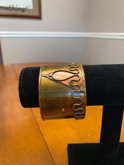 7in (2" wide) Very Well Made Made, Designed Cuff Bracelet