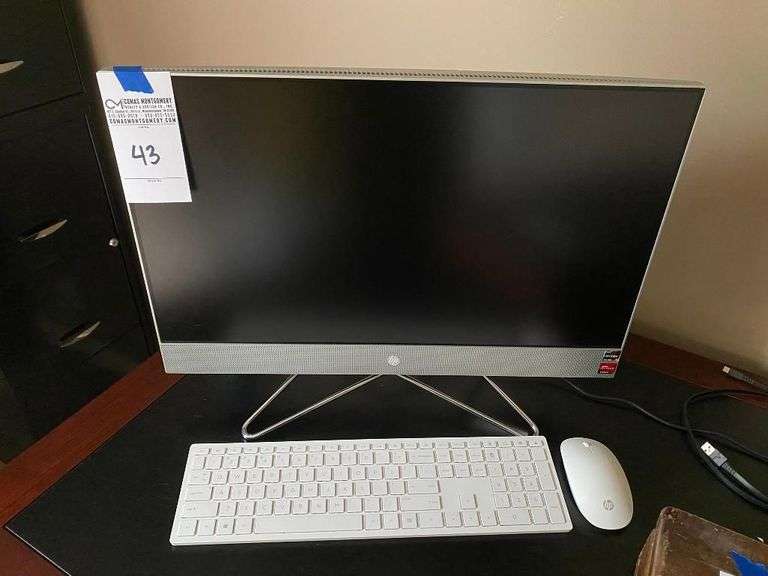 24" HP All-in-One Desktop Computer with Keyboard and Mouse
