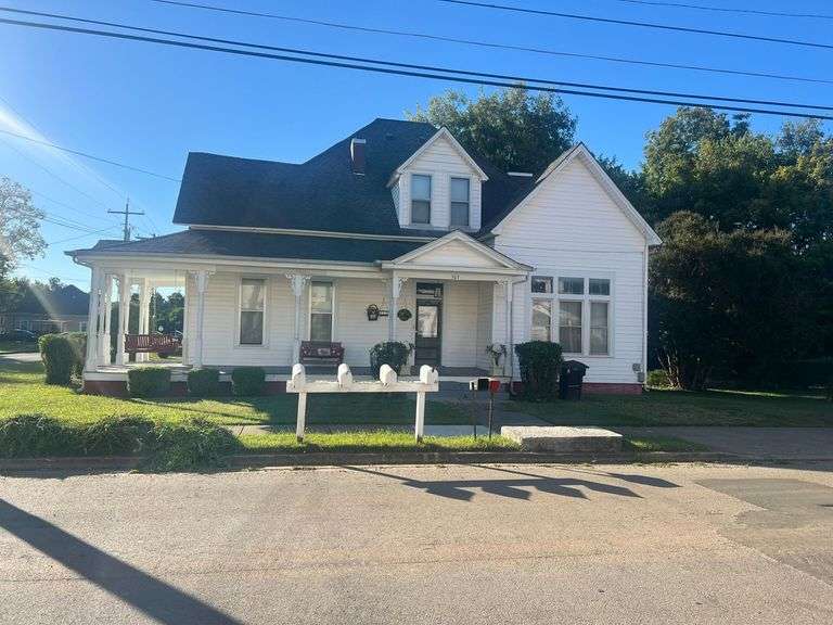 REAL ESTATE: 503 N. Spring St, Murfreesboro, TN