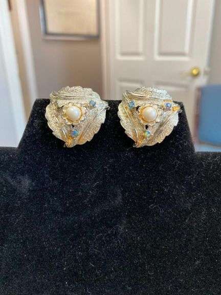 1.25in Vintage SIgned Judy Lee Silver Tone Clip on Earrings w/ Faux Pearl and Rhinestones image
