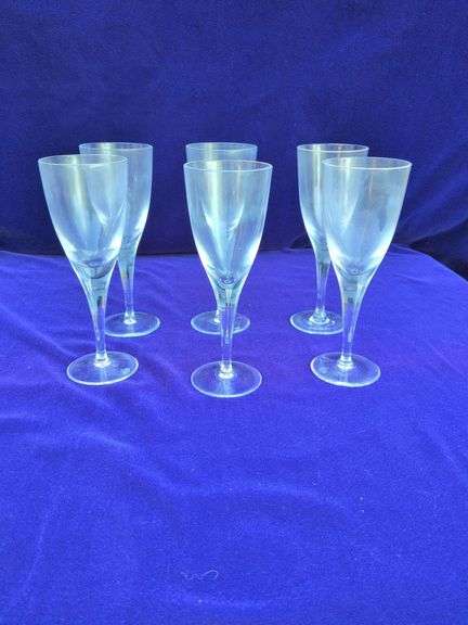 Set of 6 Wine Glasses image