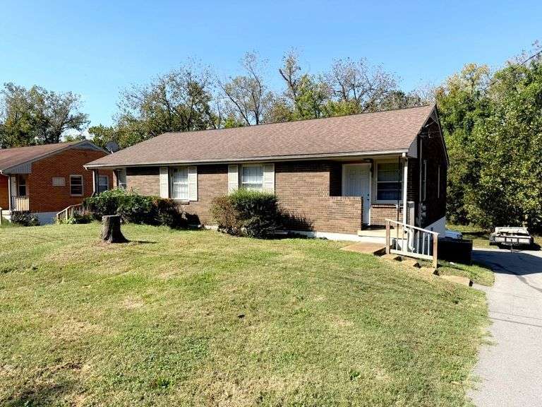 352 Foxglove Dr, Nashville, TN