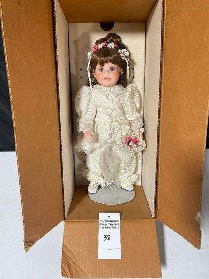 The Collectables by Phyllis Parkins Porcelain Doll - Mary Kathryn