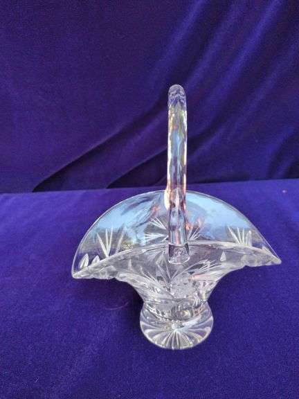 Pinwheel Pattern Cut Crystal Basket, Made in Czech Republic image