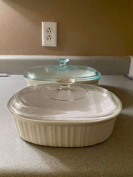 Lot of 2 CorningWare & Pyrex Casserole Dishes with Lids