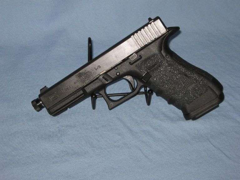 Glock G17 Gen 4 9mm - Ser# XFU173 image