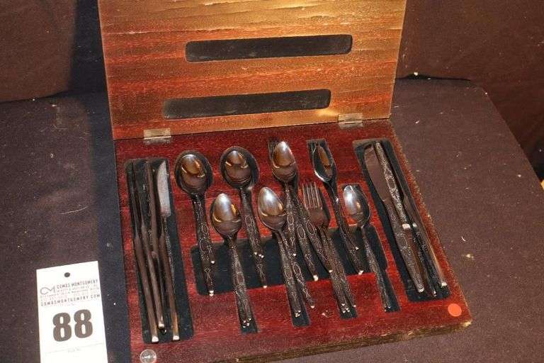 Set of Interpur Stainless Steel Flat wear In Box (not the original box) image