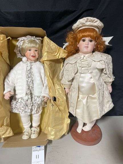 World Gallery Dolls & Collectibles - Priska and Savannah