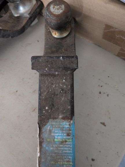 Reese Trailer Hitch with 2" Ball image