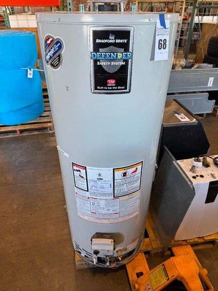 Bradford White Defender Safety System 50 Gallon Natural Gas Water Heater image