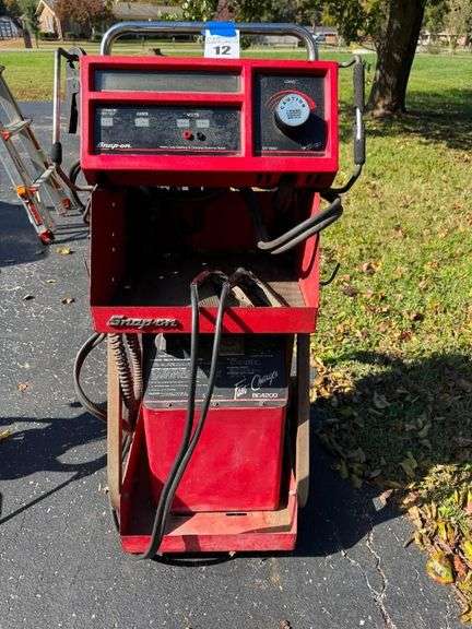 Snap-On Fast Charger BC4200 and Heavy Duty AVR MT1560 image