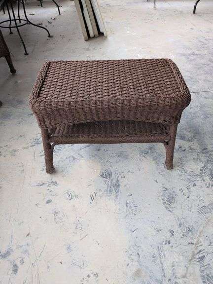 Wicker Table image