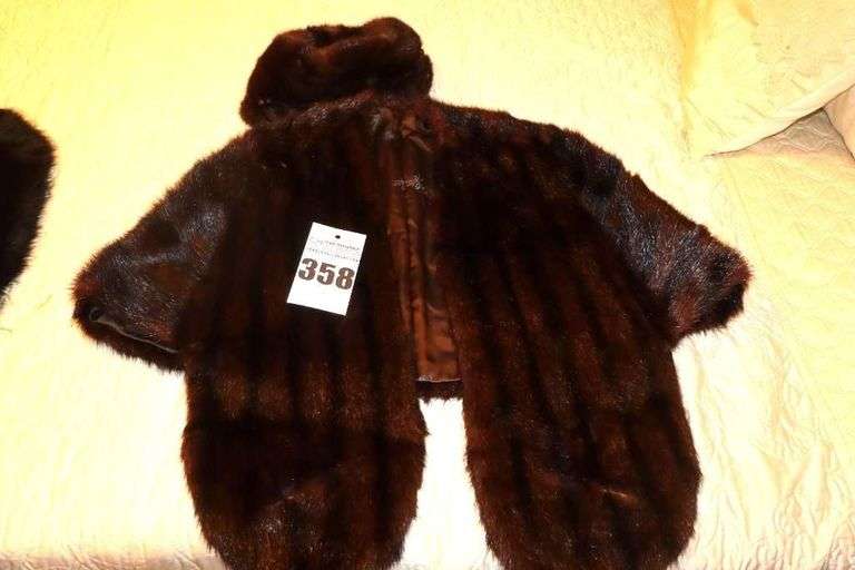 Vintage Mink Sholder Wrap & Mink Hat image