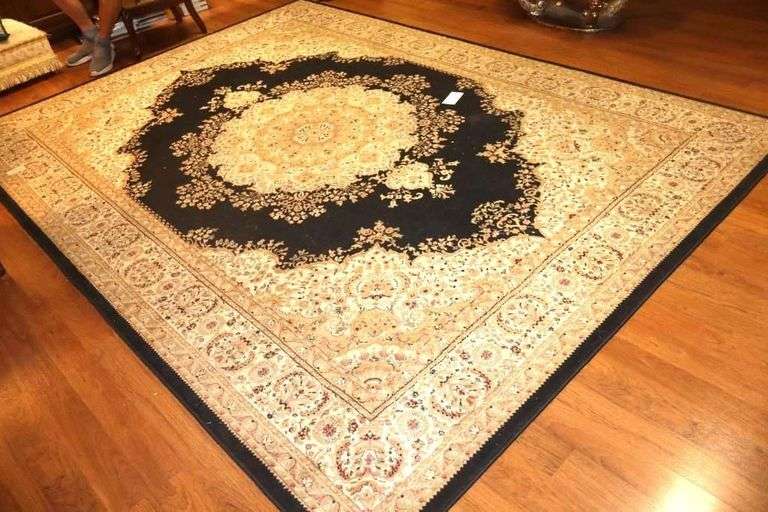 Large Area Rug with Cream/Black Design 132"x95" image